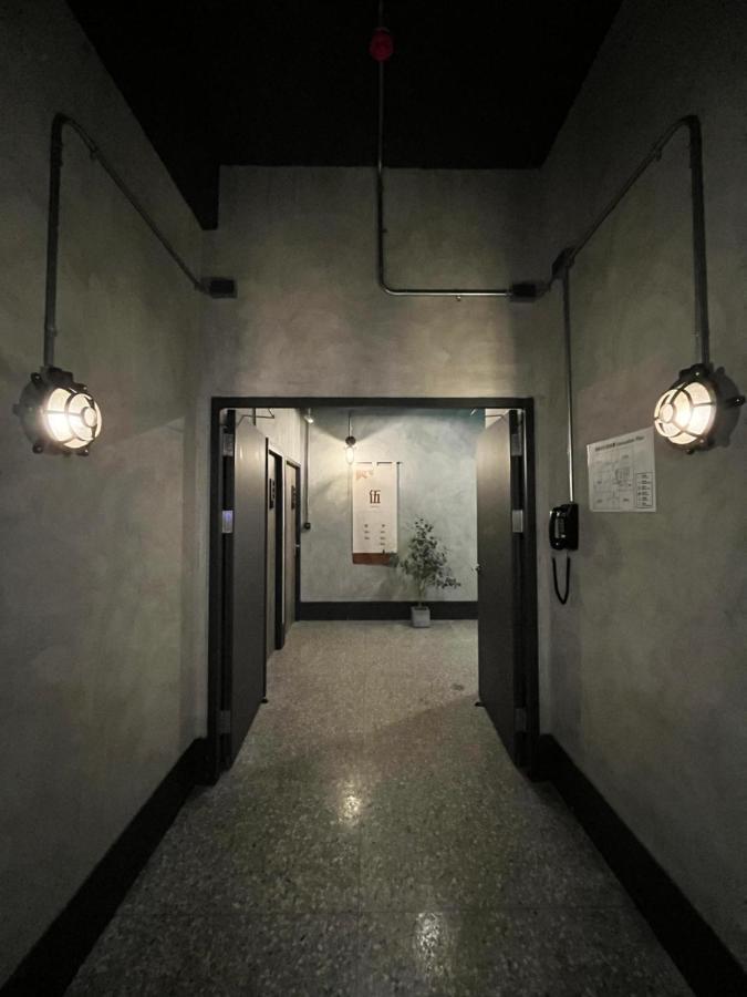 The Retro Tai-Pan Hotel Tainan Exterior photo
