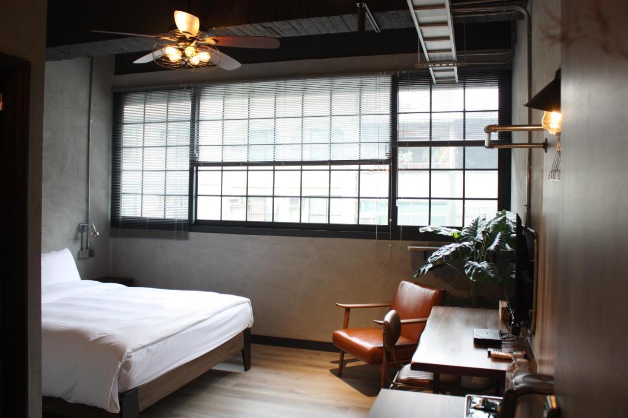 The Retro Tai-Pan Hotel Tainan Exterior photo